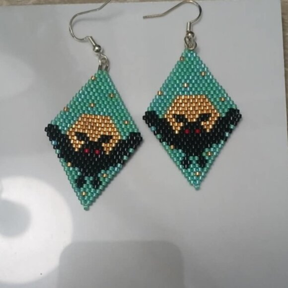 Handmade indigenous beadwork - mothman - Picture 1 of 1